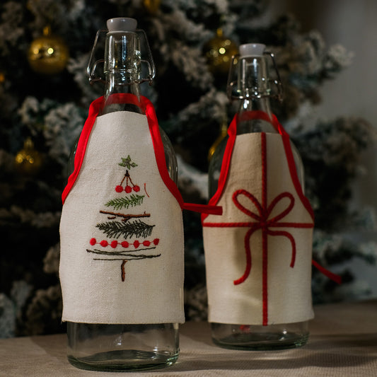 Festive Bow & Tree Bottle Aprons – Set of 2