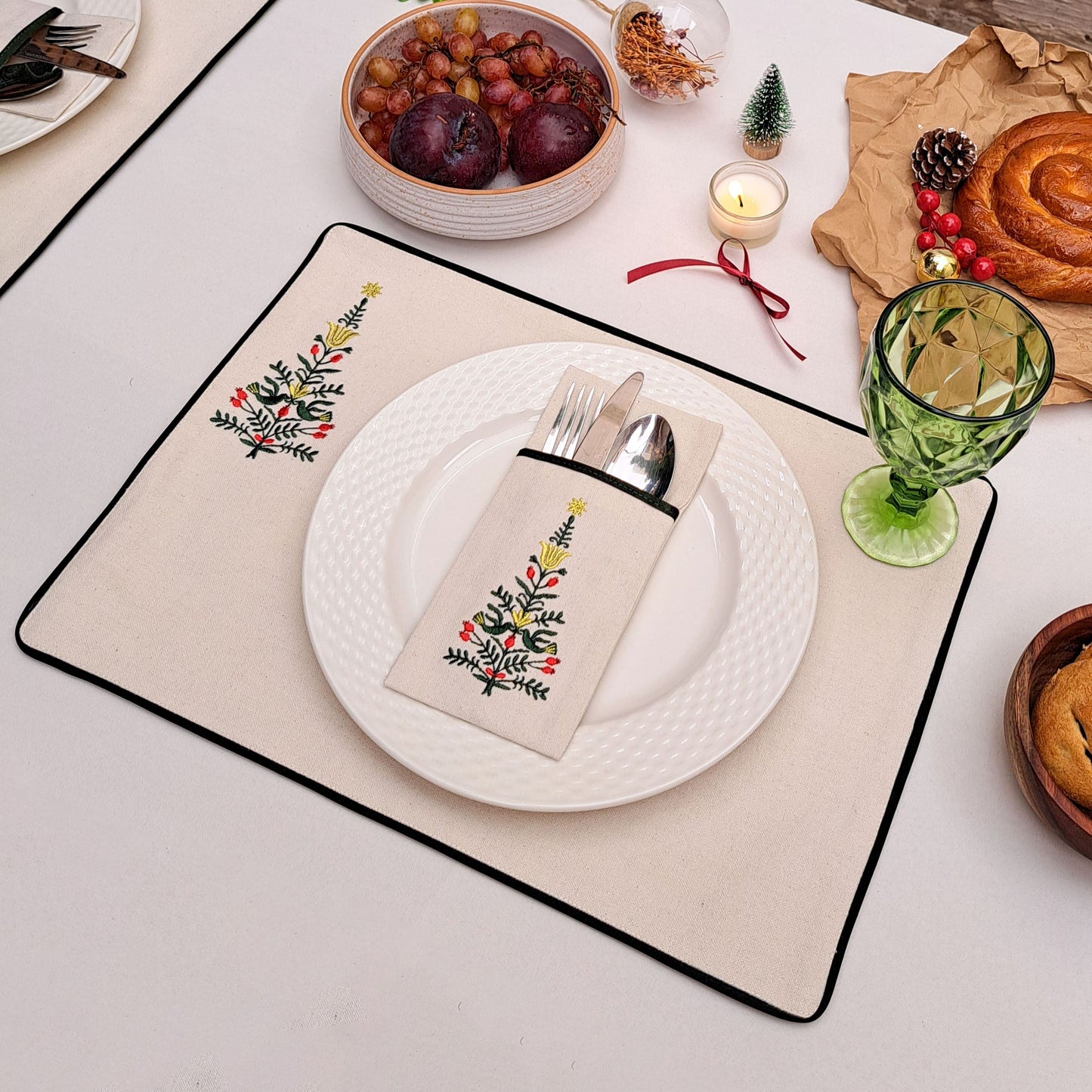 Placemat Set: 6 pieces — 12.6 × 17.9 in (32 × 45.5 cm)