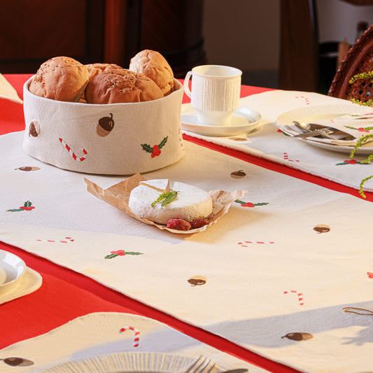 Table Runner: 15.7 × 64.9 in (40 × 165 cm)