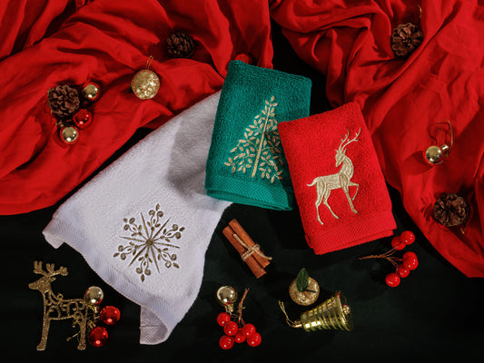 Golden Noel Guest Towels – Set of 3