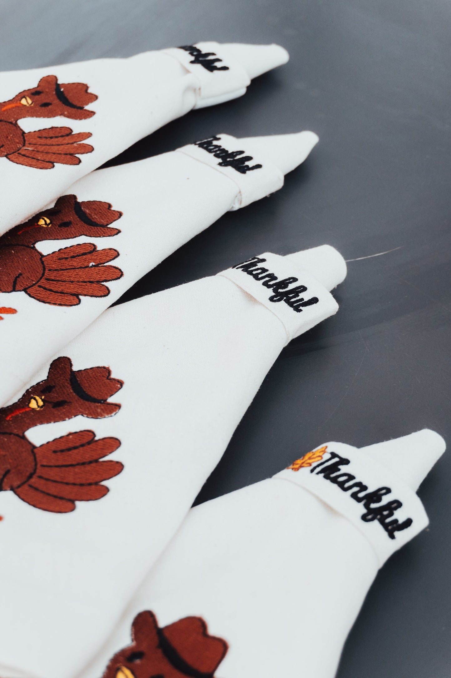 Western Thankful Embroidered Linen Napkin & Canvas Ring Set – Autumn Harvest Table Décor