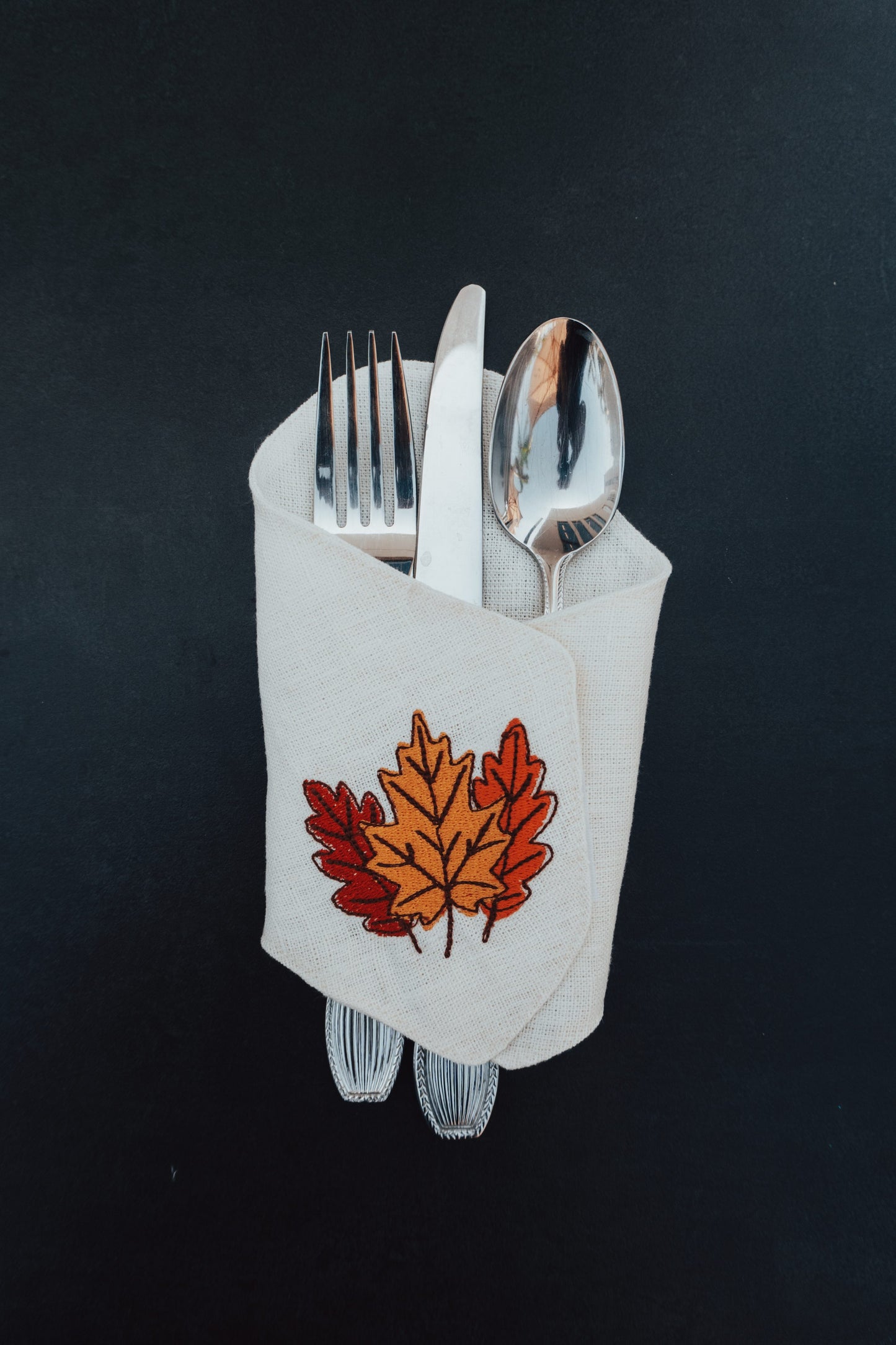 Golden Maple Cutlery Wrap – Pure Linen Elegance